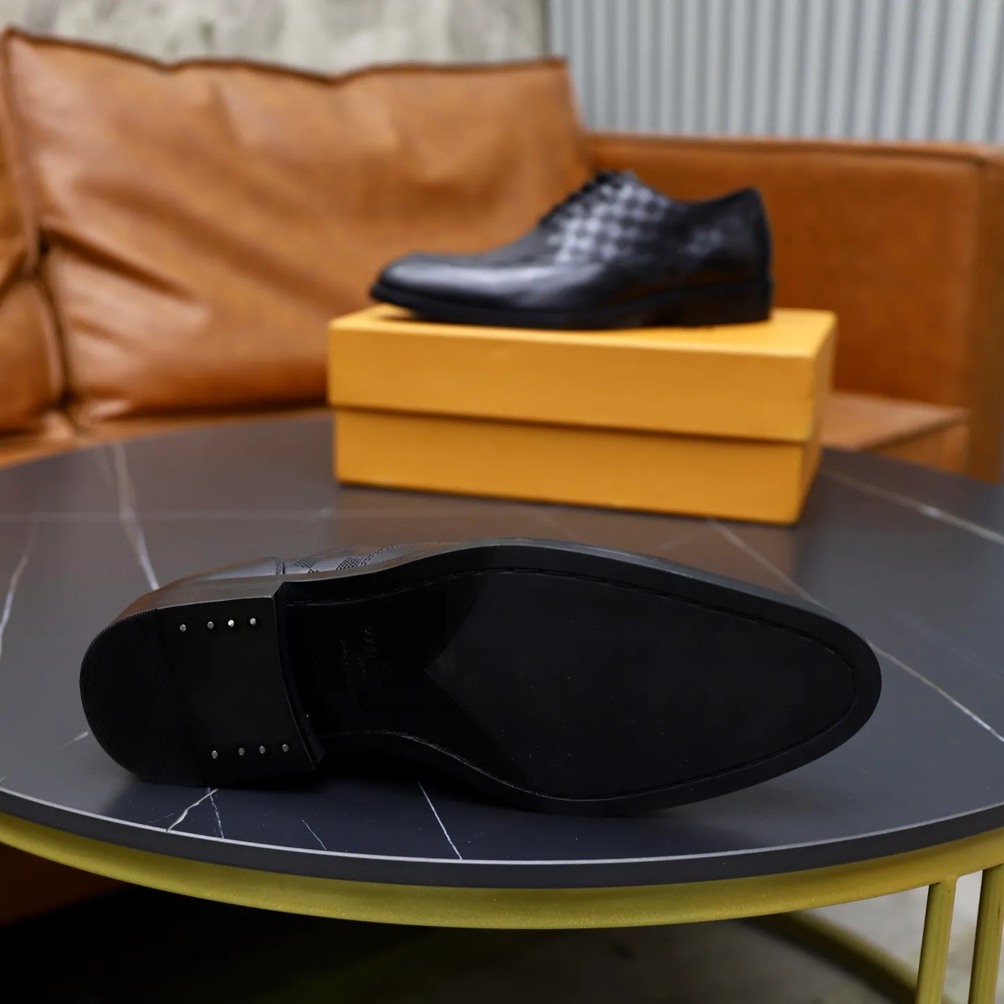 Men's shoes: 280🙅‍♂️🙅‍♂️🙅‍♂️Niuli Brand: LV Louis Vuitton Size: 39-44 (38, 45, 46 can be customized) Level: Counter classic Material: Original soft cowhide upper Comfortable cowhide lining Original lightweight outsole Style category: Formal business casual driving leather shoes Color: Color of the actual picture